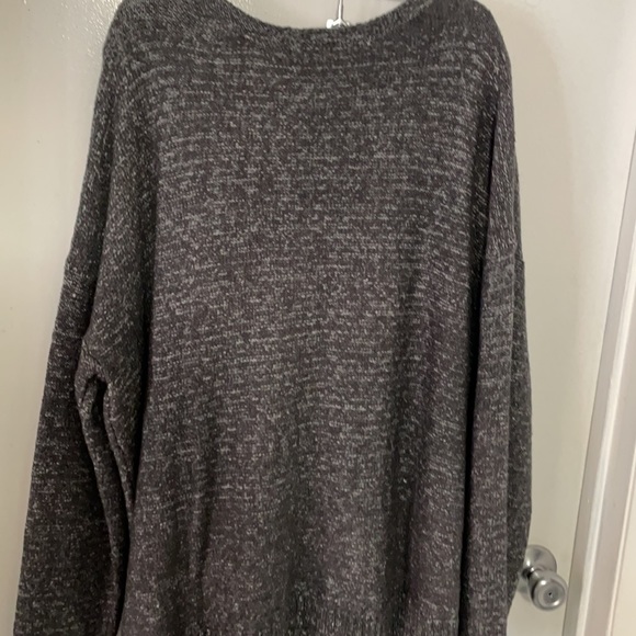 Women’s Sweater…. - Picture 4 of 5